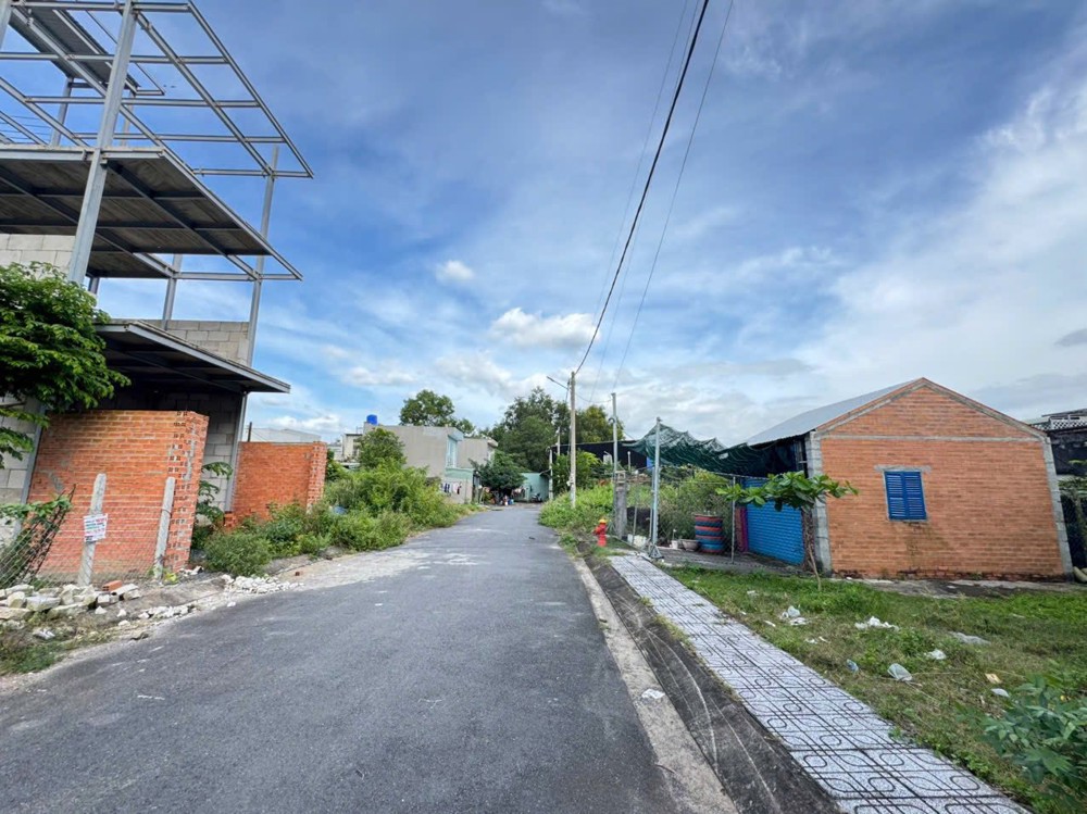 BÁN NHÀ MẶT TIỀN ĐƯỜNG SỐ 15 NGUYỄN VĂN TĂNG, LONG BÌNH, Q9. DIỆN TÍCH 125M2. CHỈ 4.85TỶ TL