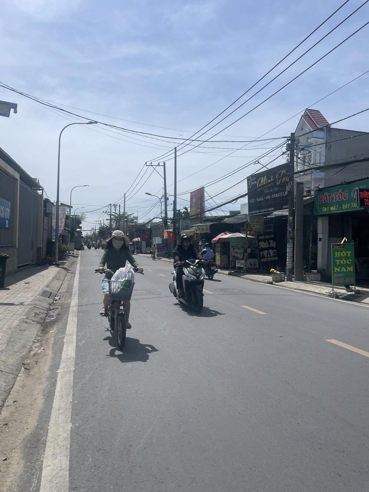 Bán nhà mặt tiền 8x25m giá 14 tỷ Đường Trịnh Thị Miếng