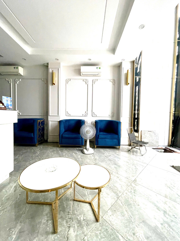 BÁN Khách sạn 9 Tầng Hẻm oto Trần Phú NT 
Diện Tích: 71,2 m Giá Bán Nhanh: 25tỷ .Chủ gửi lại 1 tỷ