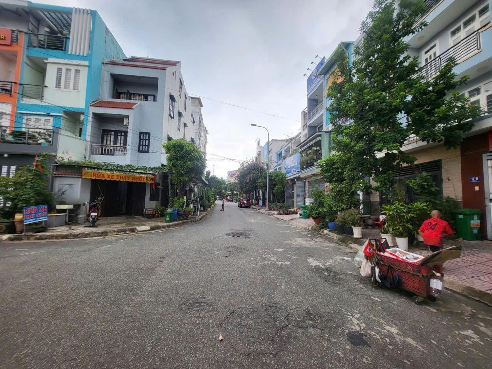 CHỦ KHÁT TIỀN BÁN GẤP : GIÁ 7,9 TỶ