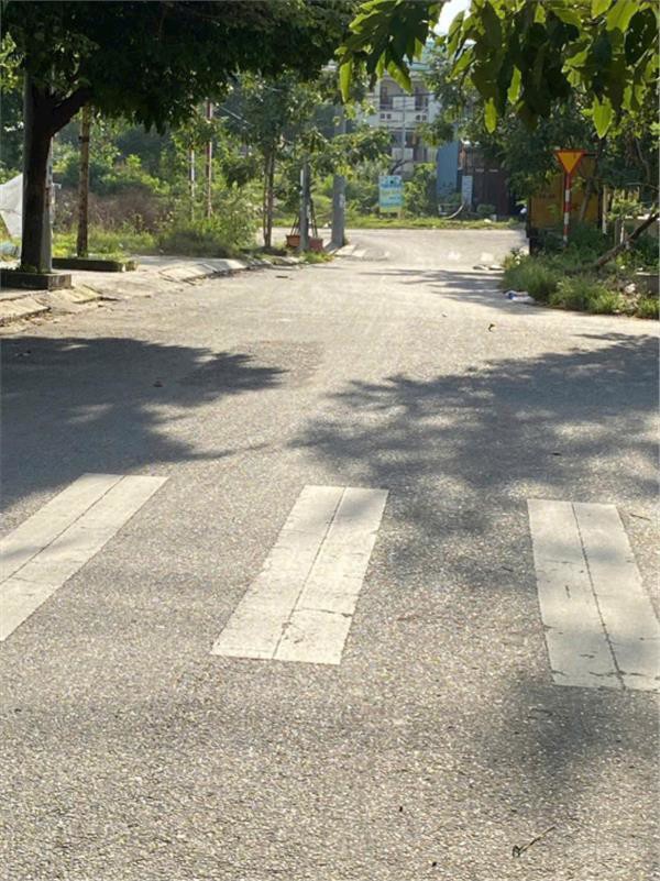 Bán đất thổ cư Đà Sơn 6, Liên Chiểu, Đà Nẵng. DT 95m2, giá 3.8 tỷ, sổ đỏ, hướng Đông Nam. LH: