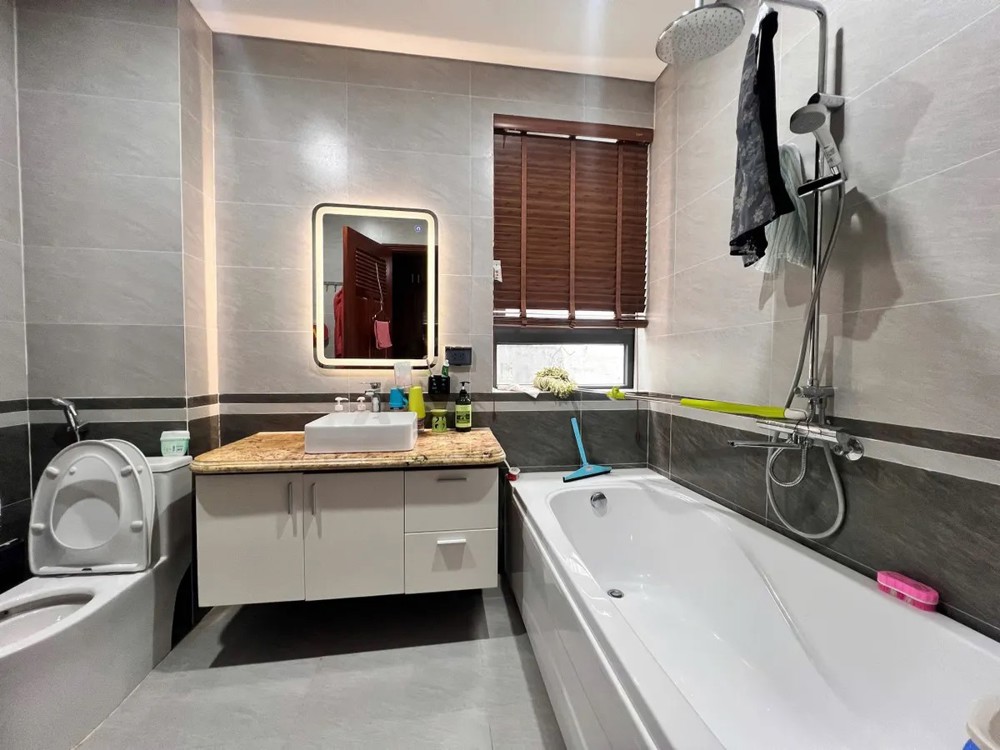 [THƠM] MP TRUNG HÒA NC - TÒA NHÀ 8T THANG MÁY - 123M MT 8M - LÔ GÓC VIEW HỒ