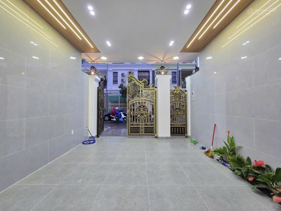 Bán nhà mặt phố Phú Lộc 22, Liên Chiểu, Đà Nẵng. DT 95m2, 3 tầng, 4PN. Sổ đỏ chính chủ. Giá 11.4