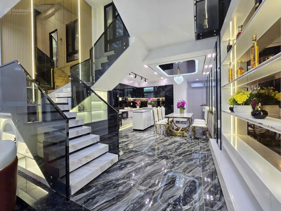 Bán nhà mặt phố Phú Lộc 22, Liên Chiểu, Đà Nẵng. DT 95m2, 3 tầng, 4PN. Sổ đỏ chính chủ. Giá 11.4