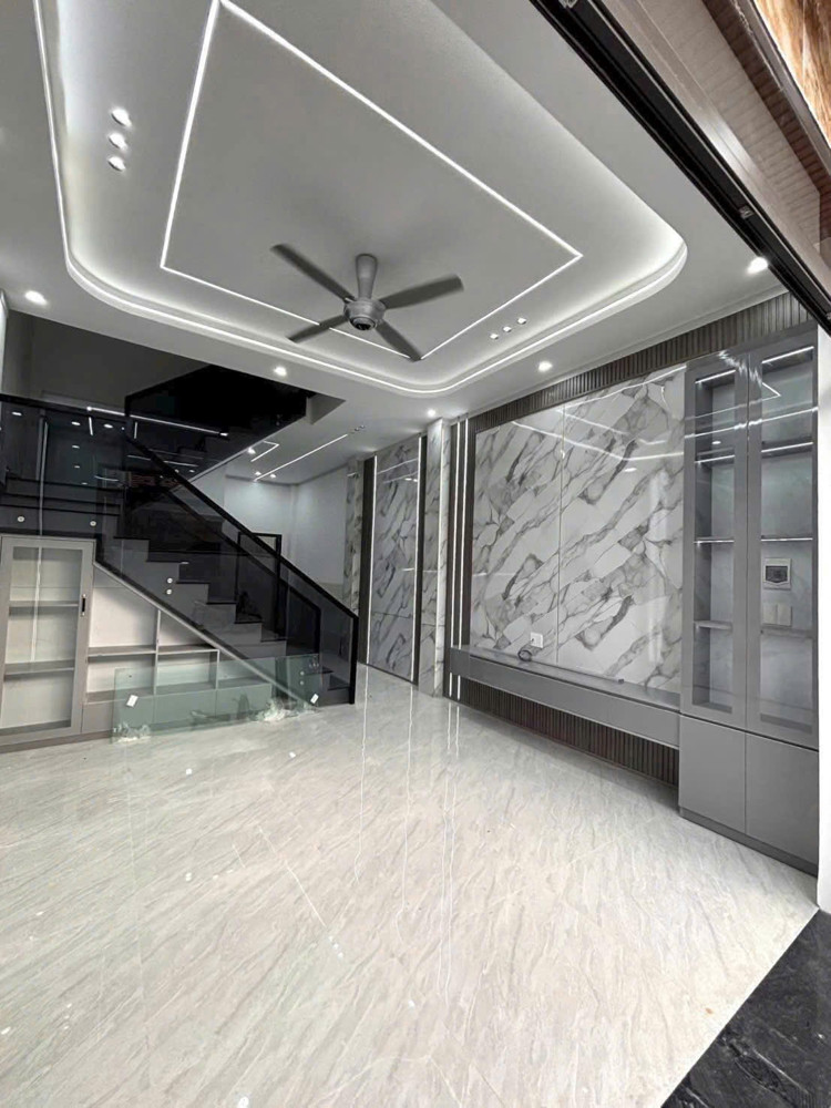 Bán nhà 2 Tầng P.Biên Hòa,SHR đường nhựa 2 xe hơi,gần TTTM AEON Mall