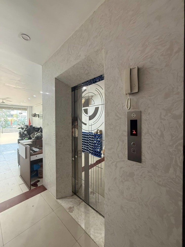 Bán nhà mặt đường Khuất Duy Tiến-36m*7tầng*40MT-Vỉa hè rộng- Kinh doanh-Giá 19,5tỷ