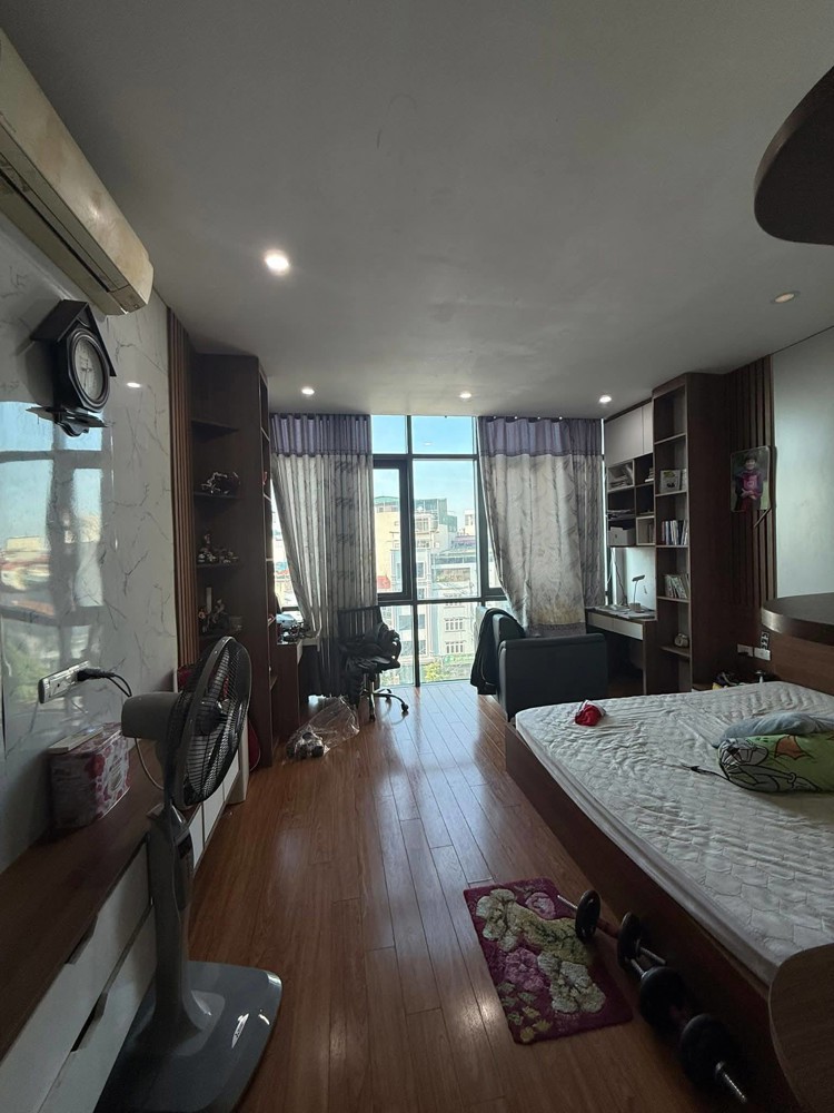 Bán nhà mặt đường Khuất Duy Tiến-36m*7tầng*40MT-Vỉa hè rộng- Kinh doanh-Giá 19,5tỷ