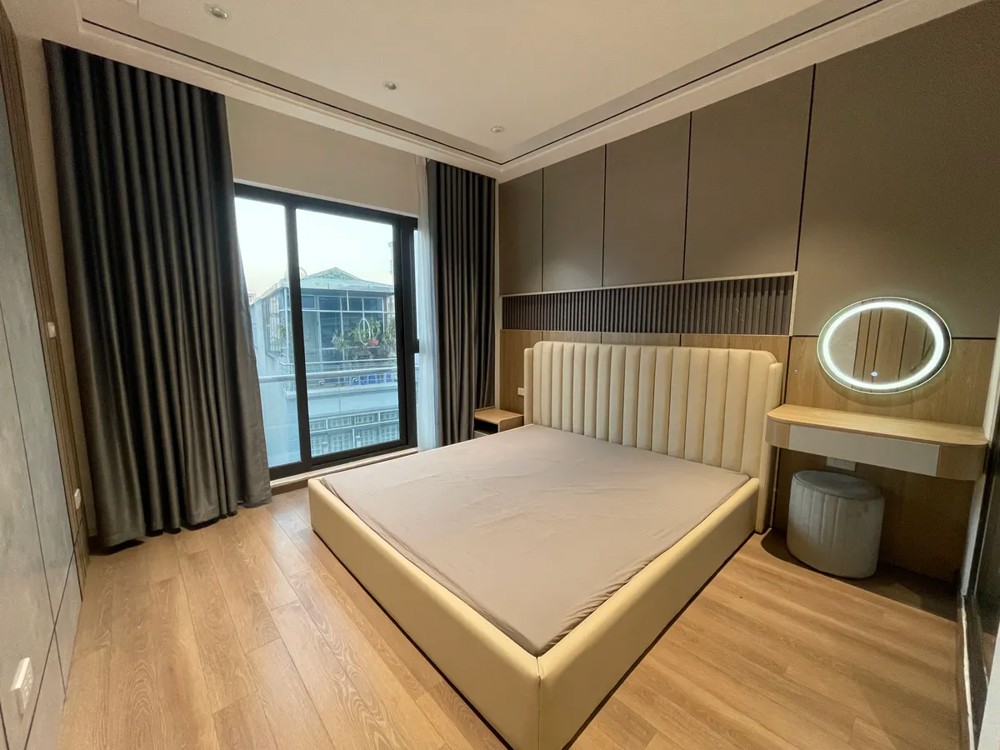 BÁN NHÀ MỚI FULL NỘI THẤT MĂT NGÕ THÔNG Ô TÔ - KINH DOANH Ngọc Thụy 35 m2 X 7 TẦNG 12.5 tỷ Long