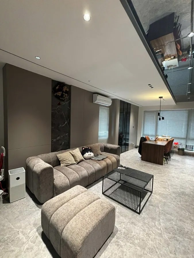 NHÀ ĐẸP FULL NỘI THẤT Ô TÔ ĐỖ CỬA - VÀO NHÀ Phố Trạm 50m2 X 6 Tầng 12.8 Tỷ Long Biên