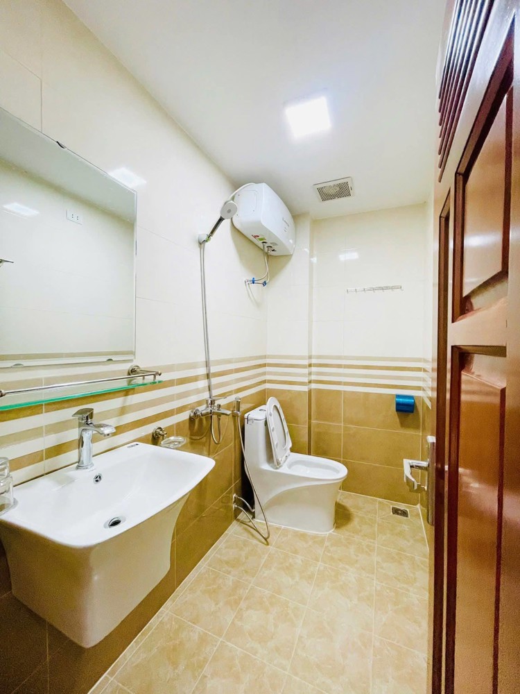 Nhà Phố Đại Từ-47m*6tầng*4mMT-Thang máy-Ngõ ô tô, View Hồ, Kinh doanh-Giá 13,8 tỷ