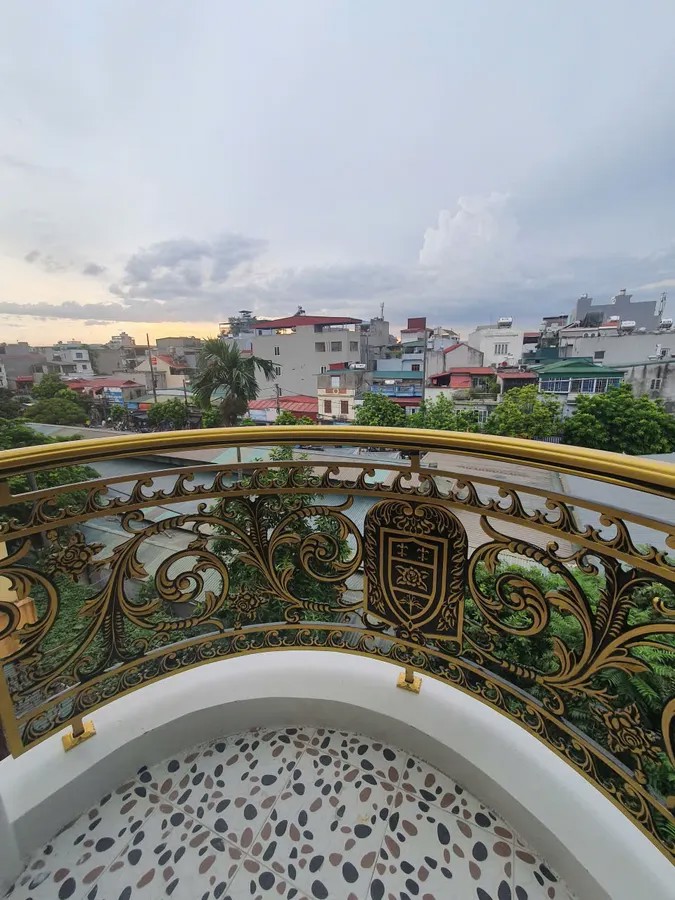 BÁN NHÀ MƯỚI 4 TẦNG THANG MÁY- Ô TÔ VÀO NHÀ - KINH DOANH Ngô Gia Tự 69 m2 X 16.5 tỷ Long Biên Hà