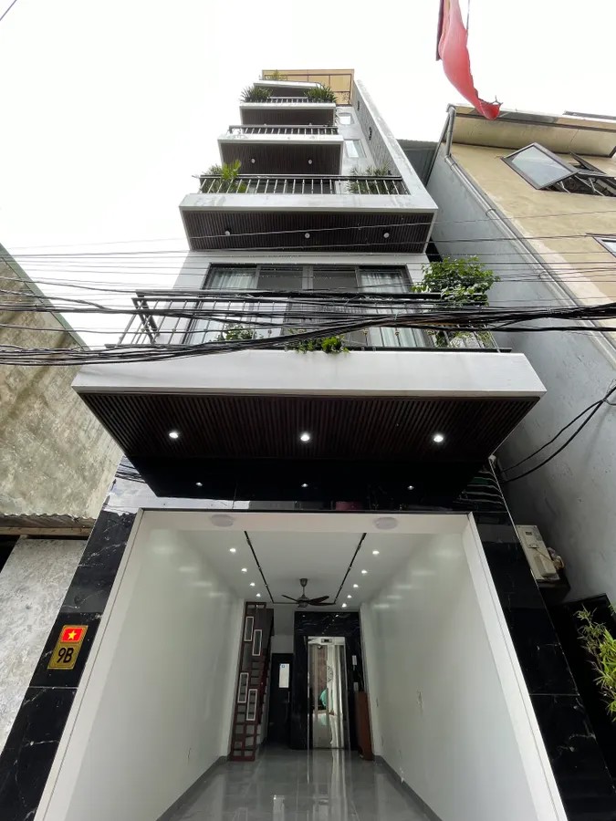 NHÀ MỚI Ô TÔ ĐỖ CỬA- VÀO NHÀ Phố Nguyễn Văn Linh 43 m2 6 tầng X 11.5 tỷ Long Biên Hà Nội