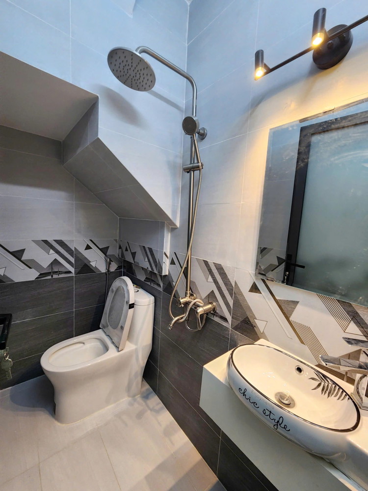 Nhà mới 2 lầu+ST hẻm xe Ford Dạ Nam P.Chánh Hưng P2Q8