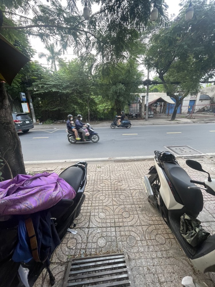 🔥 1) NHÀ MẶT TIỀN KHU TRUNG TÂM – GIÁ CHỈ 2.5 TỶ