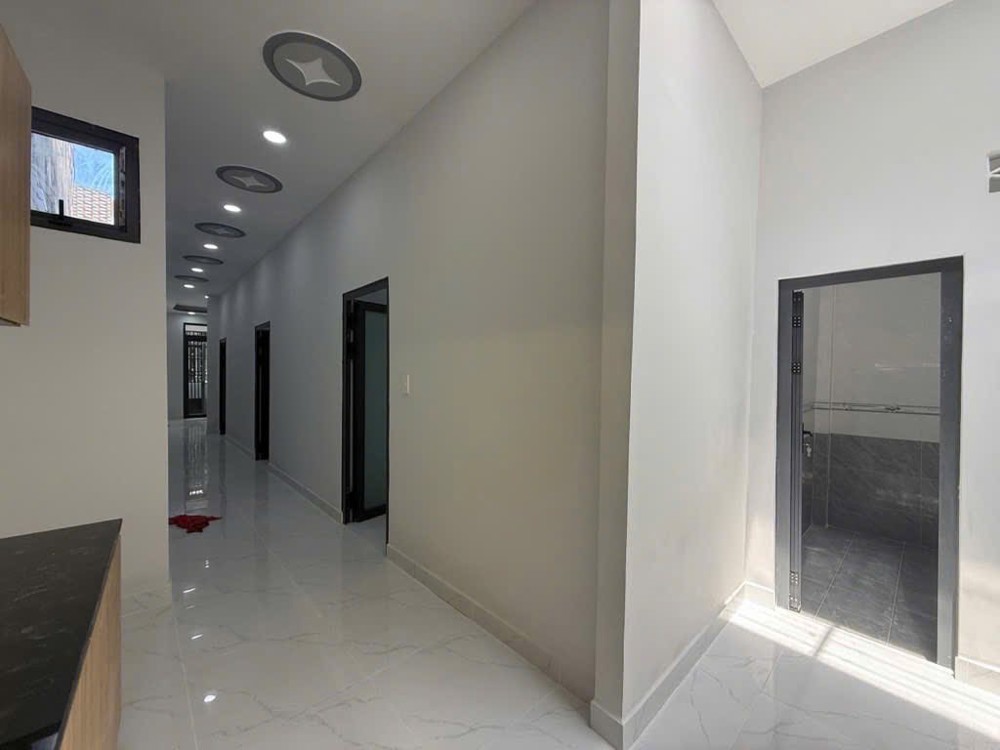 Bán nhà đường 275 Lê Văn Việt ( Sau Chợ Hiệp Phú). 100M2 NGANG 5m. Giá 5.95 Tỷ