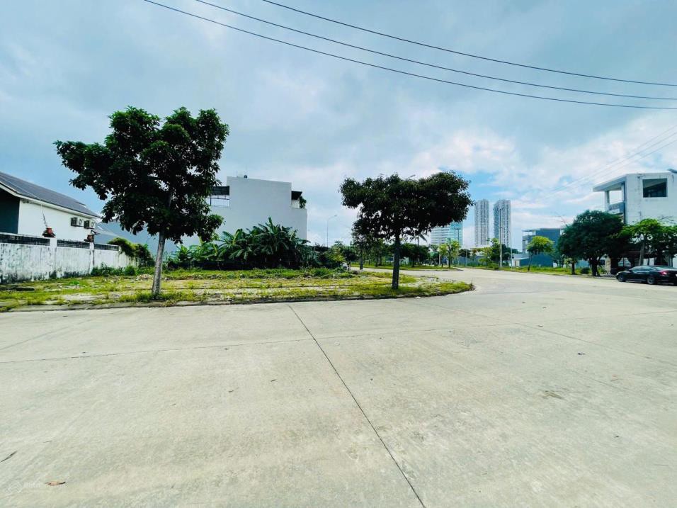 Siêu Phẩm Lô Góc Vệt 50m  Nguyễn Tất Thành, Hòa Hiệp Nam, Liên Chiểu, Đà Nẵng. 147m2, hướng Đông