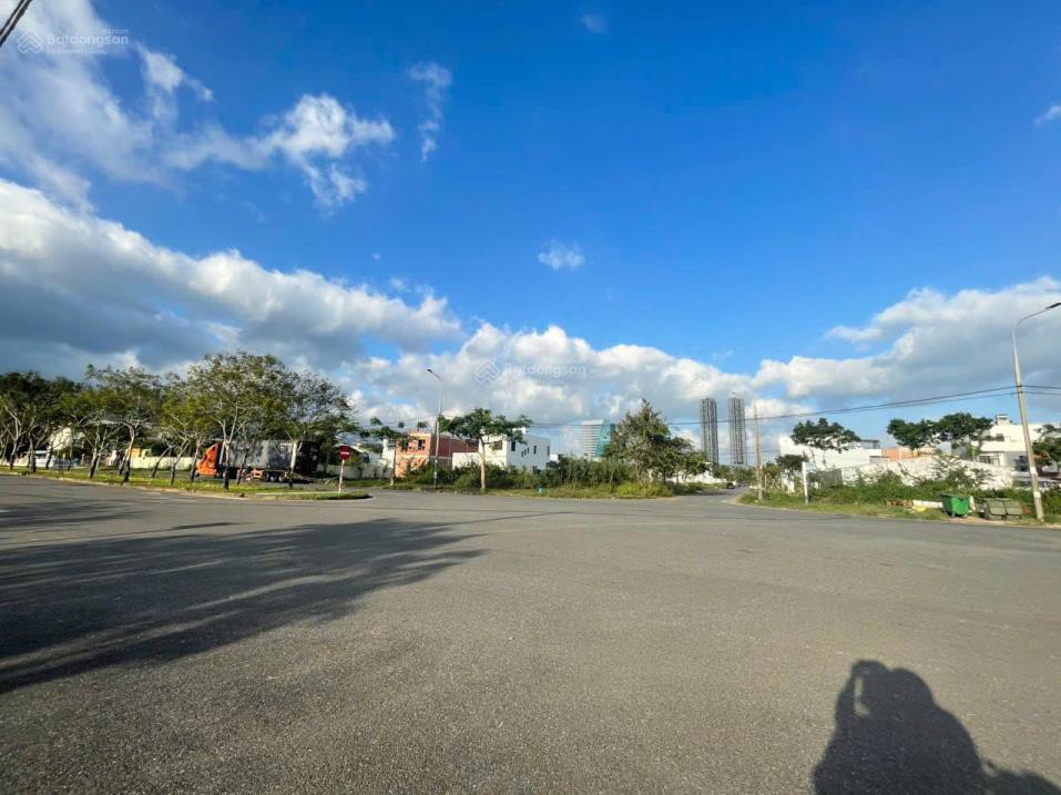 Bán đất thổ cư Hòa Hiệp 3, Liên Chiểu, Đà Nẵng. DT 90m2, giá 4.5 tỷ, sổ đỏ, hướng Đông Nam. LH: