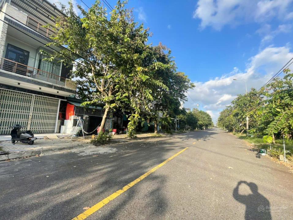 Bán đất thổ cư Hòa Hiệp 3, Liên Chiểu, Đà Nẵng. DT 90m2, giá 4.5 tỷ, sổ đỏ, hướng Đông Nam. LH: