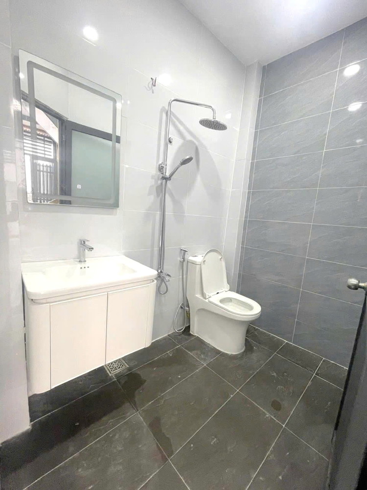 Nhà cách mặt tiền Đặng Chất 3 căn P.Chánh Hưng P2Q8