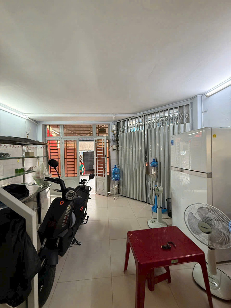 L1600 ⭐ 30M Ra Mt Hoàng Hoa Thám, Shr, Lô Góc, Hxt, 2 Tầng, 5.4X5.4m, 4.X Tỷ