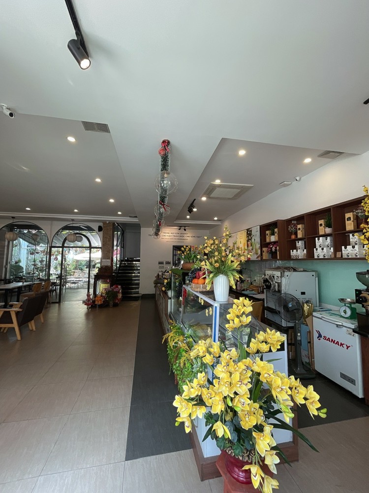 cho thuê nhà mặt tiền đường đỗ bá ngũ hành sơn đà nẵng lô đôi góc 2 tầng 180 m2