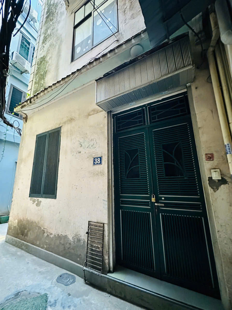 HÀNG HIẾM - NHÀ DÂN XÂY -  VỊ TRÍ ĐẸP - CĂN GÓC - 2 NGỦ - GẦN PHỐ- Phố 8/3, 18m x 4 tầng. Mặt tiền