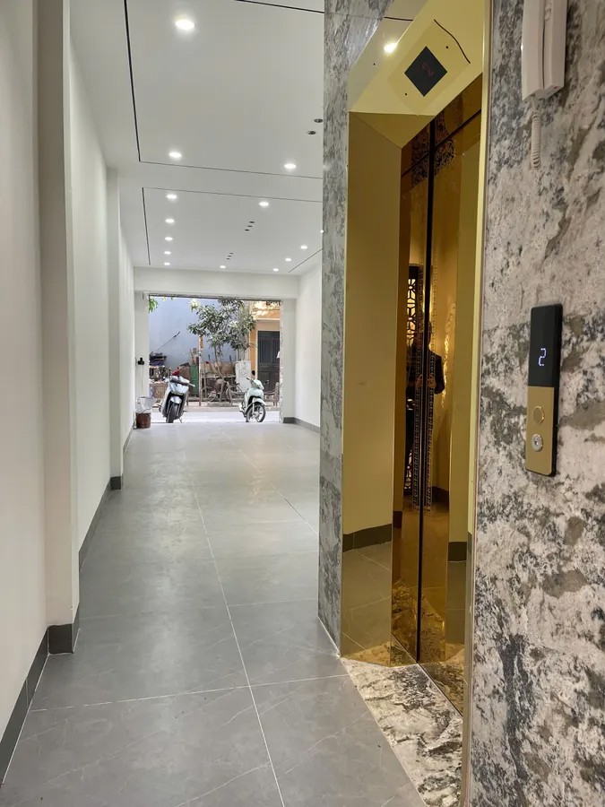 NHÀ MỚI MẶT PHỐ Nguyễn Thời Trung 50m2 X 6 Tầng17.3 tỷ Long Biên Hà Nội