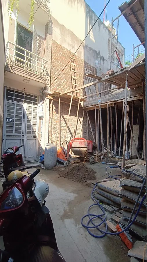 NHÀ MỚI ĐẦU PHỐ Ngọc Thụy 62/40 m2 X 6 Tầng 9.9 tỷ Long Biên Hà Nội