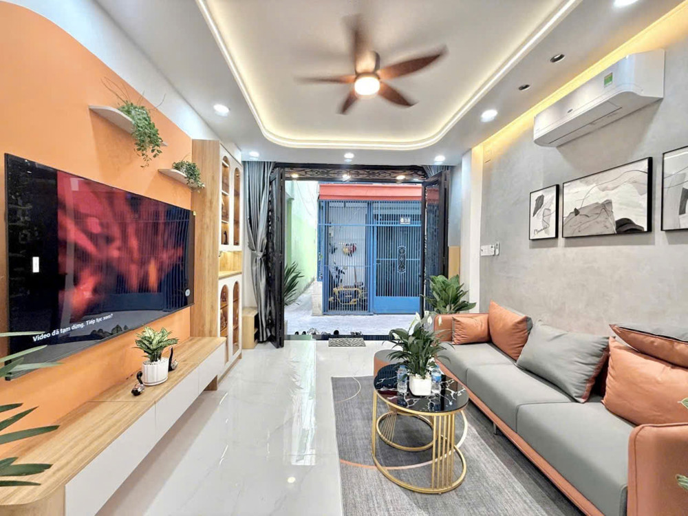 L1611 ⭐️ sát Huỳnh Văn Bánh Lê Văn Sỹ, SHR, Vuông, 4 tầng, 3.4x10m, 6.x tỷ