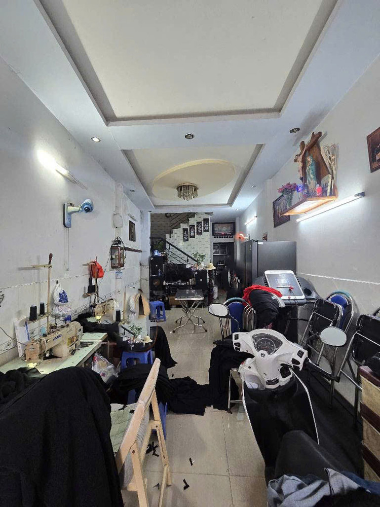 L1612 ⭐️⭐️ sát Trần Văn Quang Âu Cơ, SHR, Nở hậu, 2 tầng, 2.6x16m, 5.x tỷ