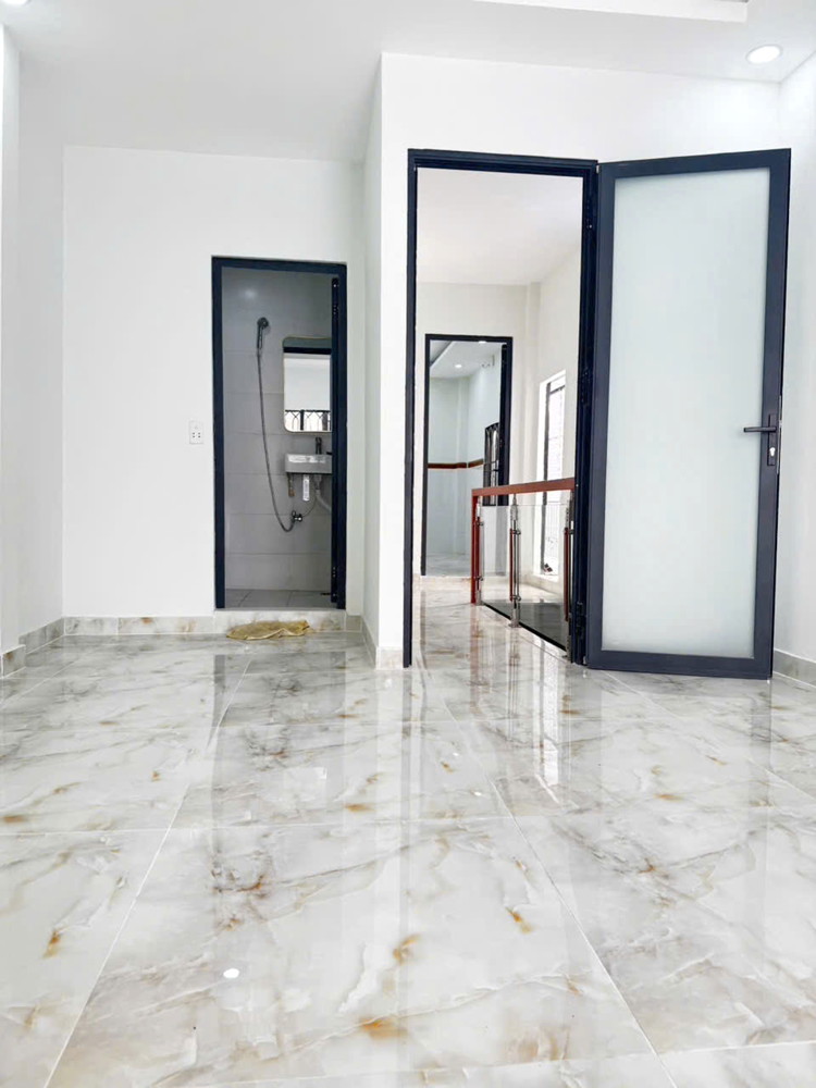 Nhà mới 3.6x12.5m hẻm 372 Tùng Thiện Vương P13Q8 Full nội thất