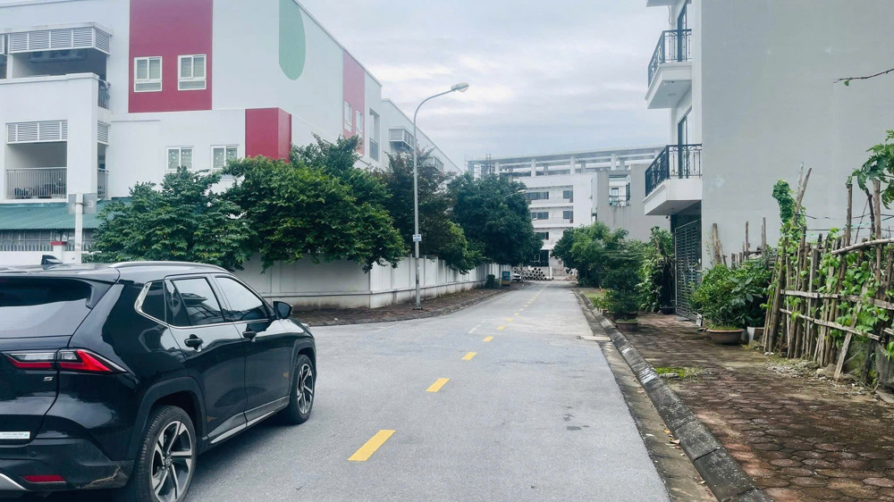 BÁN 90M2  Đất phân lô TDC Giang Biên, mặt tiền 4.9m, 21.3 tỷ Long Biên- Hà Nội