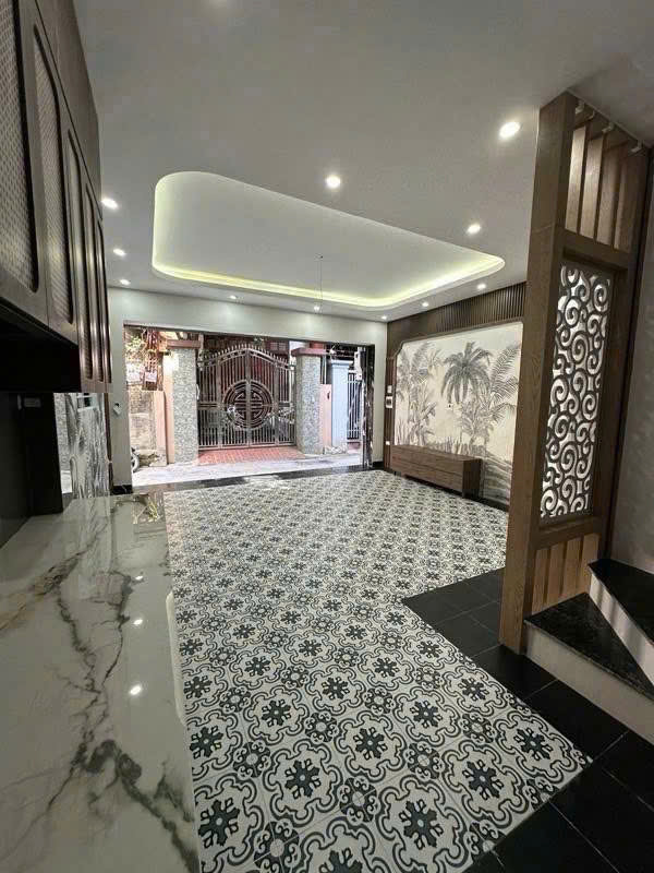 BÁN NHÀ MỚI- ĐỆP 6 TẦNG -THANG MÁY- Ô TÔ VÀO NHÀ Ngô Gia Tự 40m2 X 11.5 Tỷ