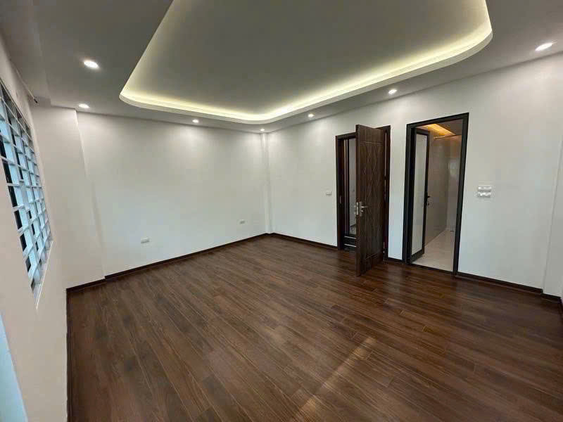 BÁN NHÀ MỚI- ĐỆP 6 TẦNG -THANG MÁY- Ô TÔ VÀO NHÀ Ngô Gia Tự 40m2 X 11.5 Tỷ