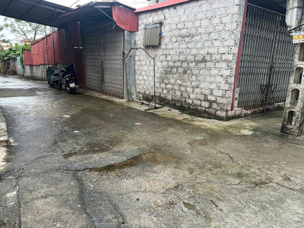 72M NHÀ MÁI BẰNG CÓ GÁC XẾP.
 NGỌC TẢO- PHÚC THỌ- KHU VỰC TIỀM NĂNG .GIAO THÔNG THUẬN TIỆN CHỈ VÀI