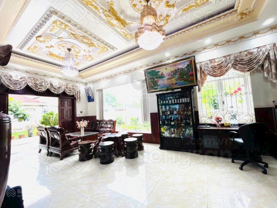 Nhà biệt thự chất lượng tại Nguyễn Văn Thành, Định Hòa, Thủ Dầu Một, Bình Dương với diện tích