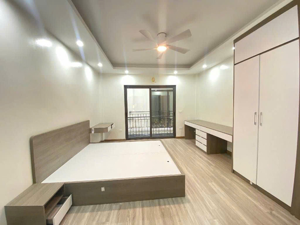 BÁN NHÀ BỒ ĐỀ LONG BIÊN,OTO,THANG MÁY,FULL NỘI THẤT 42M NHỈNH 10Tỷ (TL)