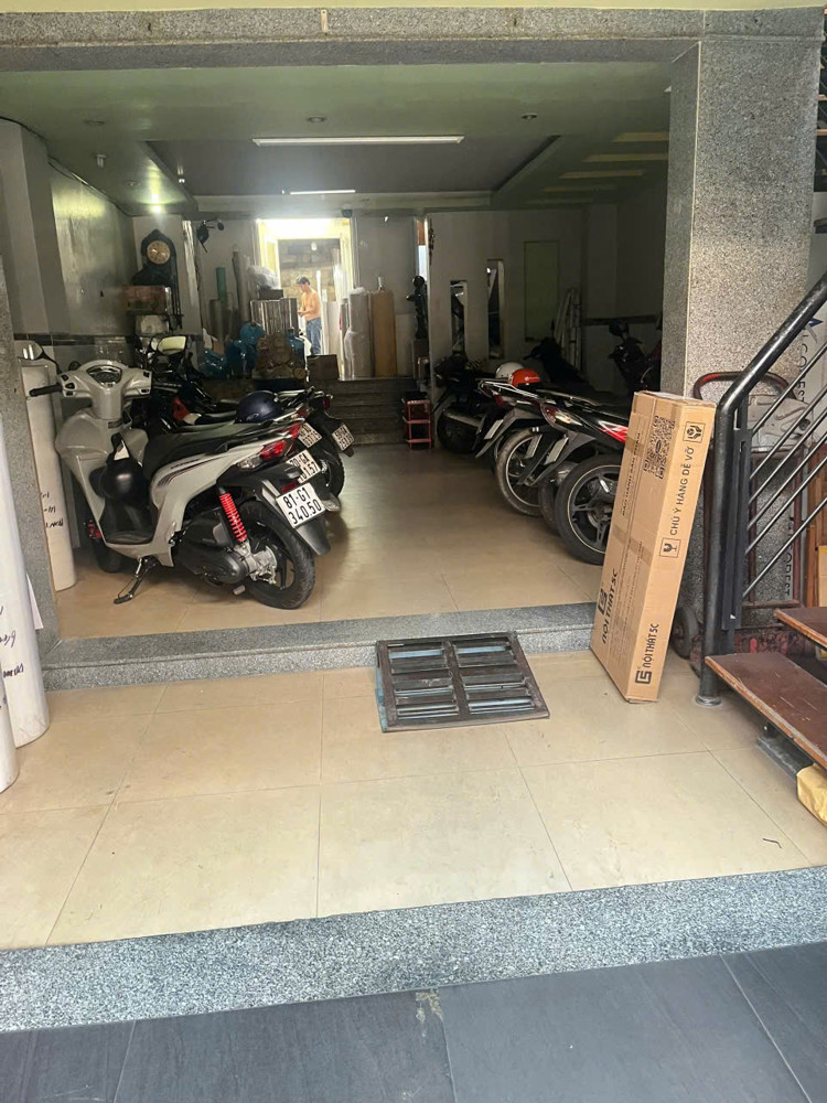 CHÍNH CHỦ Định Cư Nước Ngoài Cần Bán Căn Nhà Tại Đường Cách Mạng T8, Phường 11, Quận 3, HCM