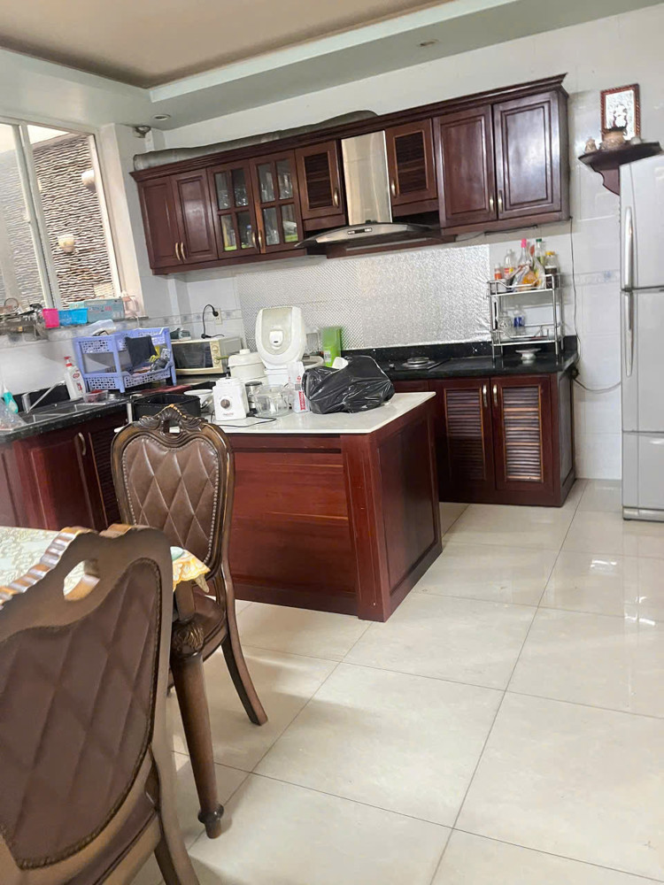 CHÍNH CHỦ Định Cư Nước Ngoài Cần Bán Căn Nhà Tại Đường Cách Mạng T8, Phường 11, Quận 3, HCM