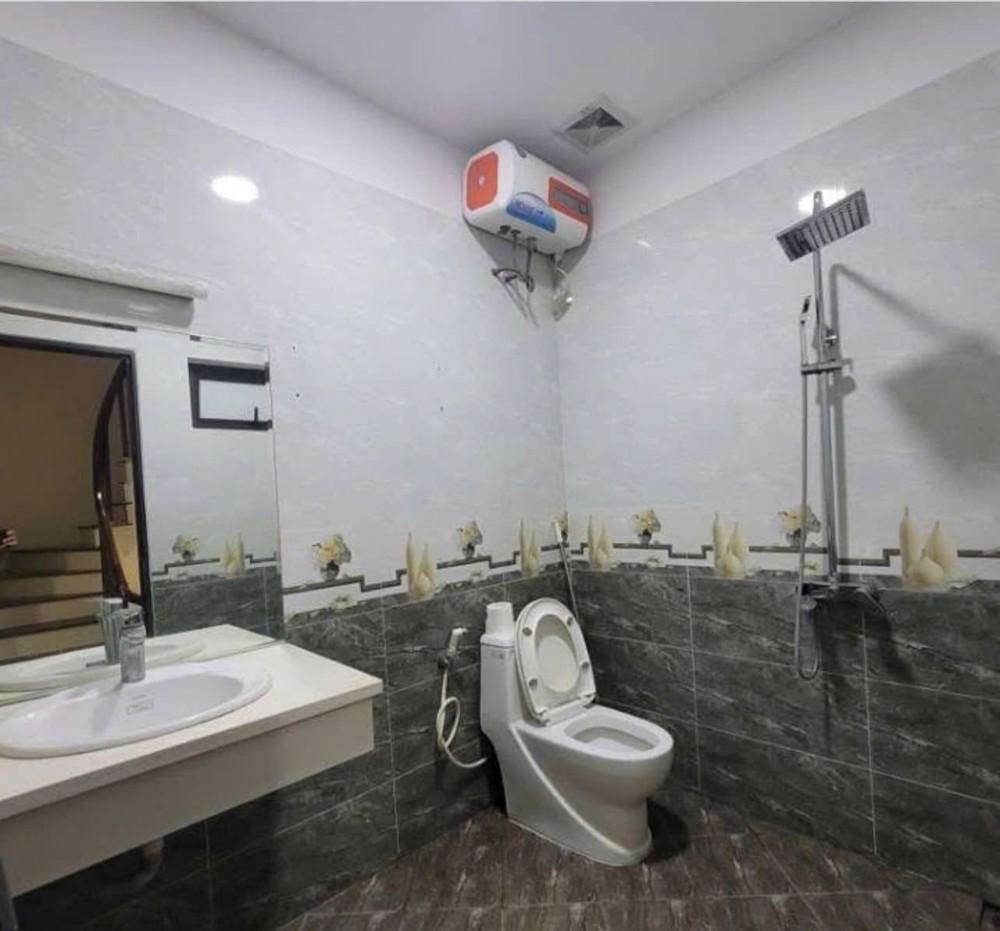 CHÍNH CHỦ Cần Bán Căn Nhà 2 Mặt Tiền 4 Tầng Ngõ 264 Ngọc Thụy, Long Biên, Hà Nội