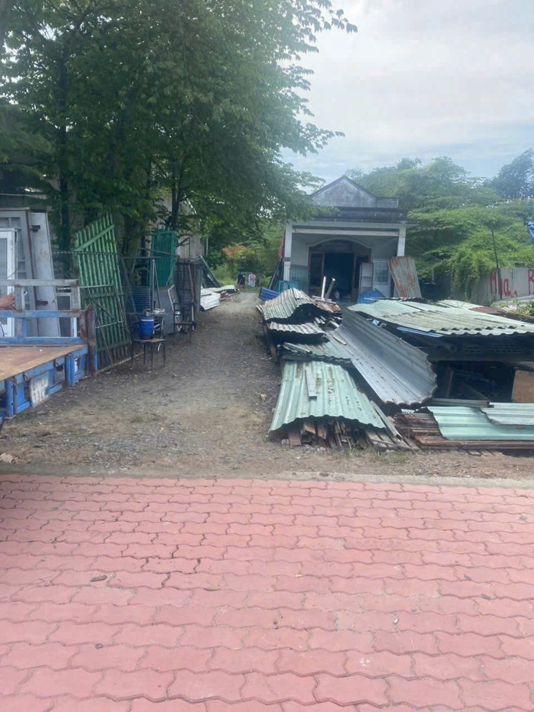 BÁN ĐẤT TẶNG NHÀ – MẶT TIỀN TL8 HOÀ PHÚ  936M² – NỞ HẬU ĐẸP – GIẢM SỐC 2 TỶ!