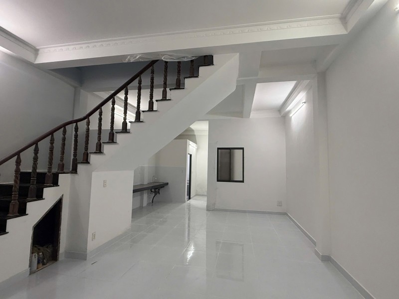 Bán nhà đường Man Thiện, Hiệp Phú, Q9, TP HCM. DT 93m2, 2 tầng, 4PN. Sổ hồng chính chủ. Giá 9.1 tỷ