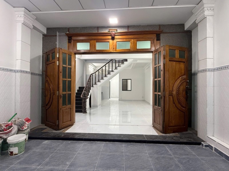 Bán nhà đường Man Thiện, Hiệp Phú, Q9, TP HCM. DT 93m2, 2 tầng, 4PN. Sổ hồng chính chủ. Giá 9.1 tỷ