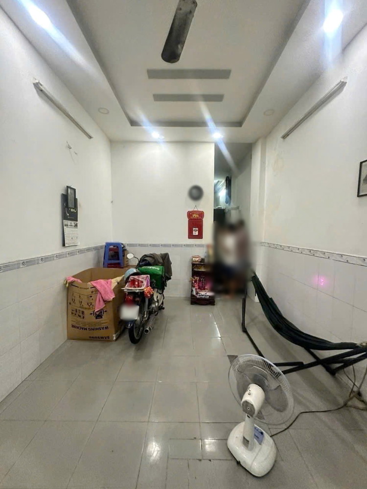 Nhà cách mặt tiền 3 căn 2 lầu+ST lộ giới ít Dương Bá Trạc P1Q8