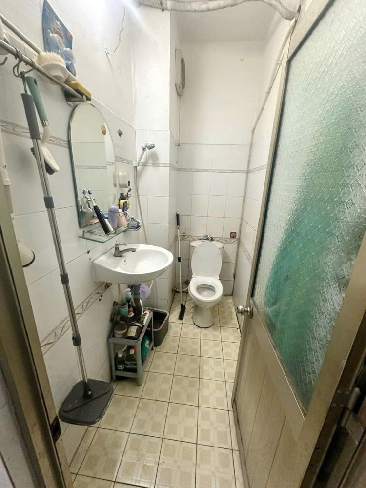 Nhà cách mặt tiền 3 căn 2 lầu+ST lộ giới ít Dương Bá Trạc P1Q8