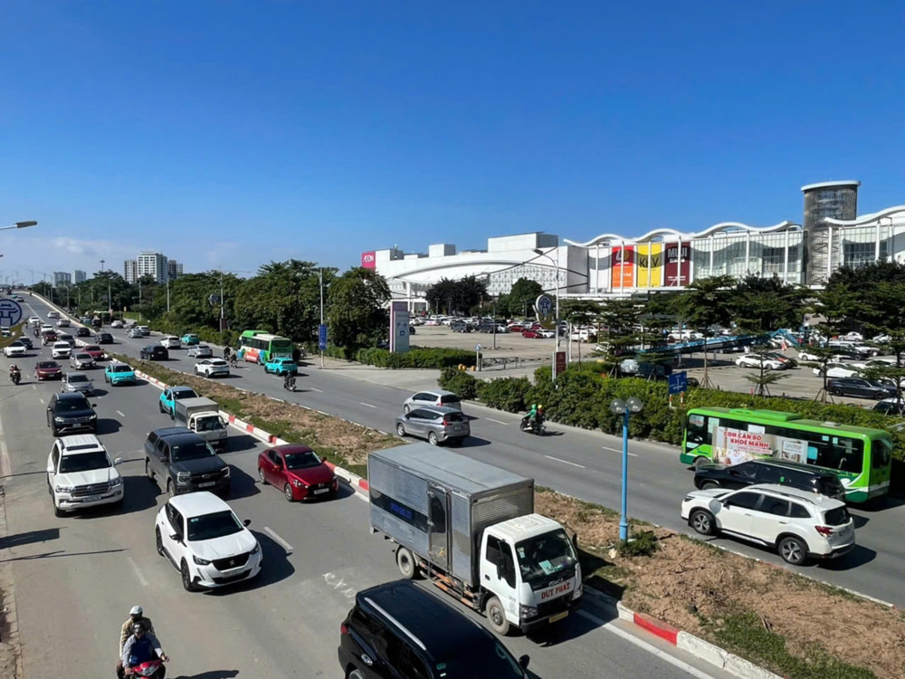 Bán nhà mặt phố nhỏ Sài Đồng, kinh doanh đỉnh, 48m2, 7.2 tỷ