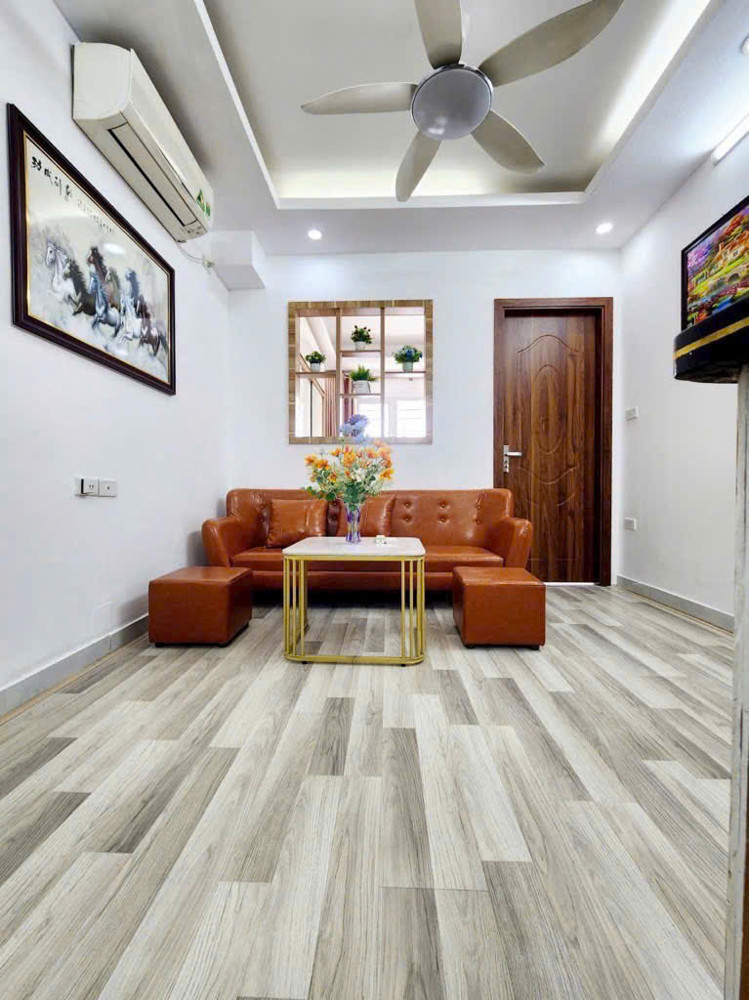 Cần Bán Căn chung cư Xuân La 50m, tầng 4, 2 ngủ, thang máy, full nội thất!