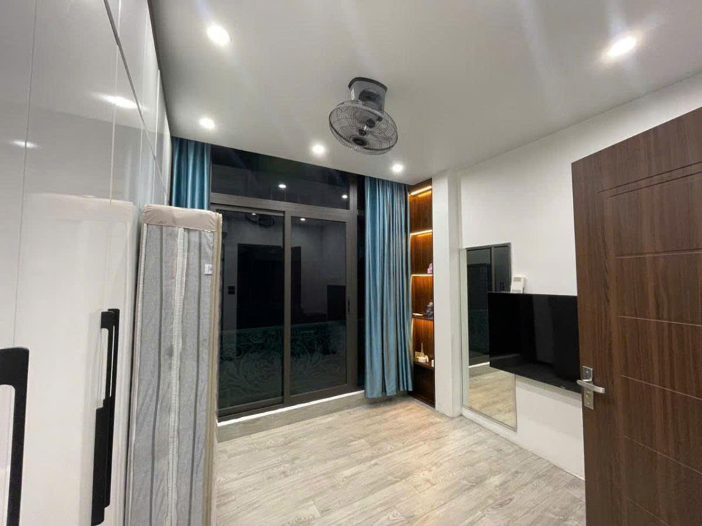 BÁN CĂN ĐỐNG ĐA 4 TẦNG 20M  GẦN PHỐ - 2 MẶT NGÕ Ô TÔ - KINH DOANH - 40 RA MẶT PHỐ - NHÀ ĐẸP