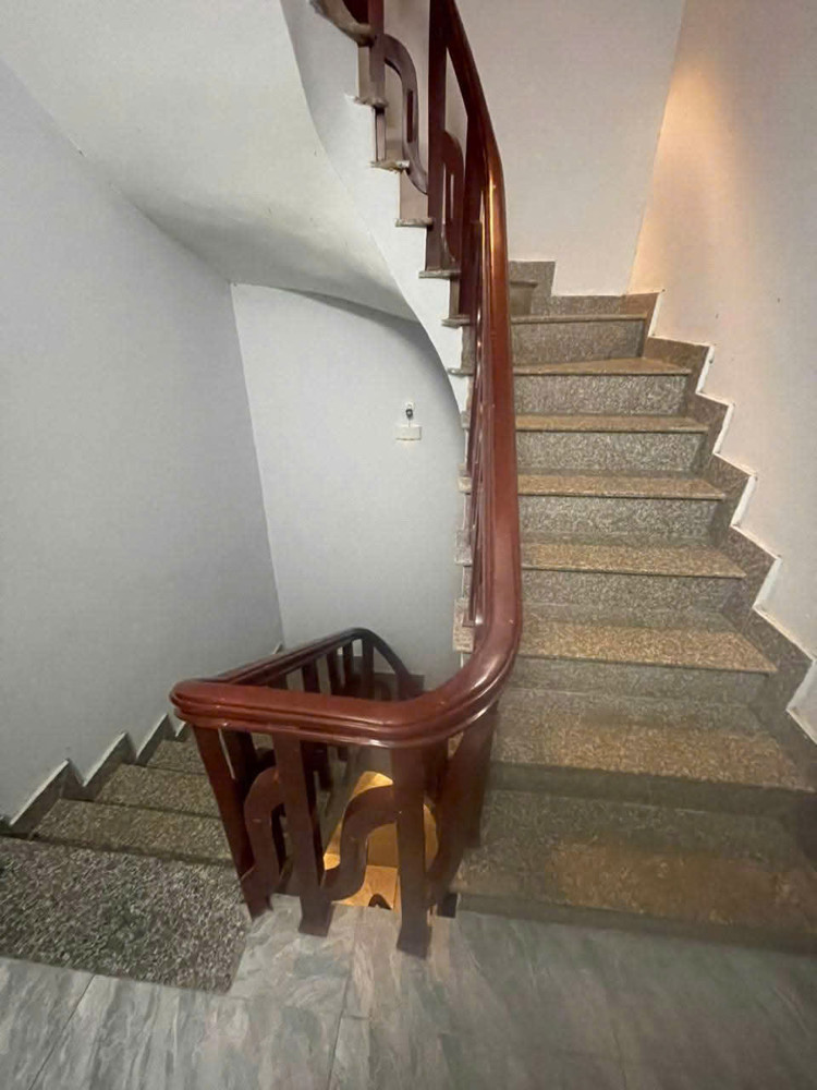 NHÀ DÒNG TIỀN GIÁ TỐT NHẤT KHU VỰC - NHANH MỚI KỊP- Thịnh Quang 38 m, 6 tầng, mặt tiền 3.6 m, nhỉnh