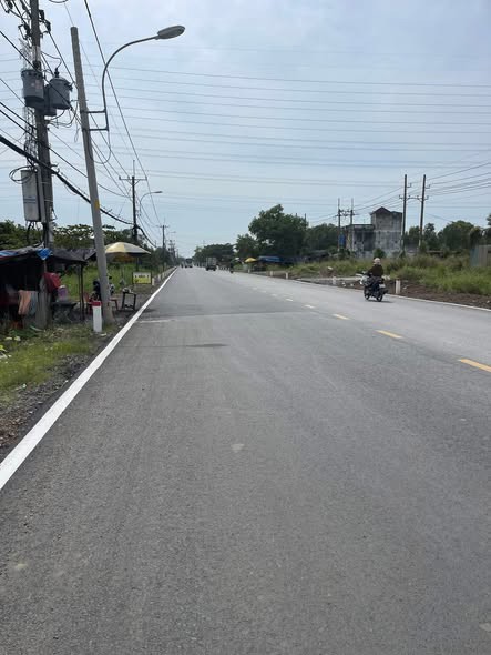 Bán đất mặt tiền 8000m giá 12 triệu/m2 Đường Tỉnh Lộ 15